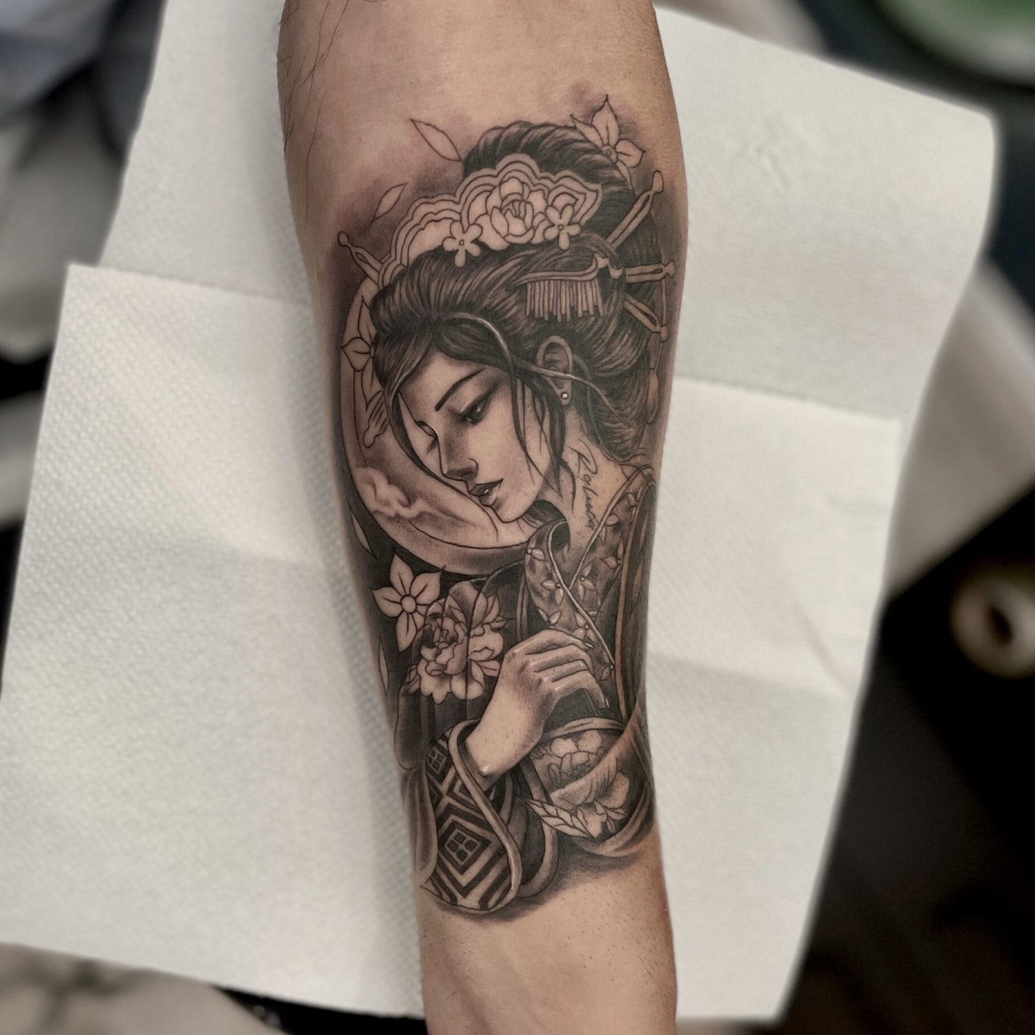 Fine Line tattoo by Rino Tattoo Artist